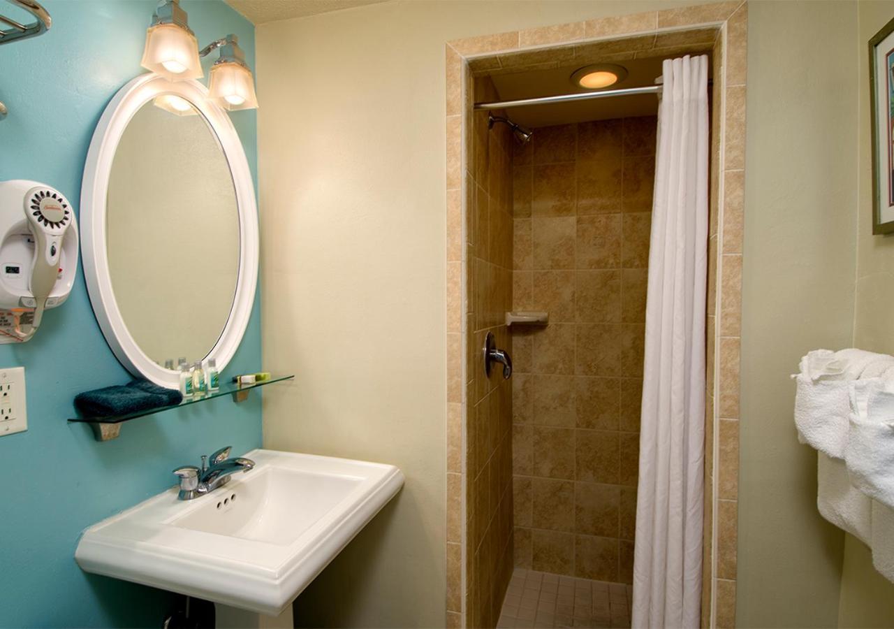 Palm Pavilion Inn شاطئ كليرووتر المظهر الخارجي الصورة